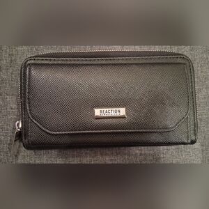 Reaction Kenneth Cole Black Textured Clutch Wallet